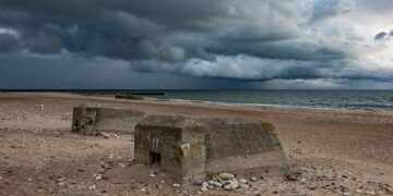 A ‘sea war’ brews off Gambia as desperate local fishermen attack foreign vessels, and each other – AP News