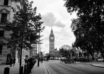 Elizabeth Scarlett in Valentine’s Day collab with Dalloway Terrace – FashionNetwork.com