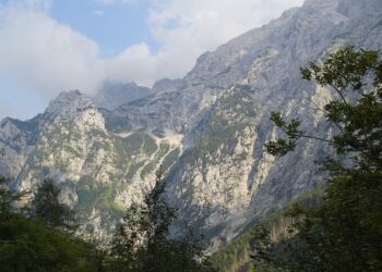 Slovenian flag raised at CERN – Home | CERN