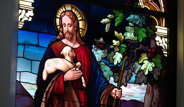 Visitors Fuming Over Surprise $20 Fee at Popular Waterfall Attraction!