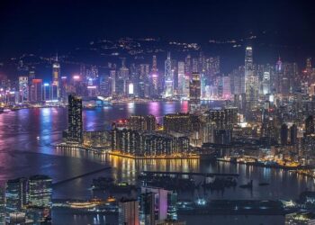 An Evening of Elegance: Yohji Yamamoto and Victoria Beckham Dazzle Paris