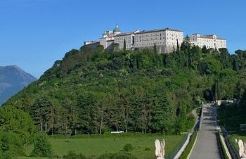 From Coffee Quest to Courageous Rescue: Army Chaplain Saves Lives in Austria Truck Fire