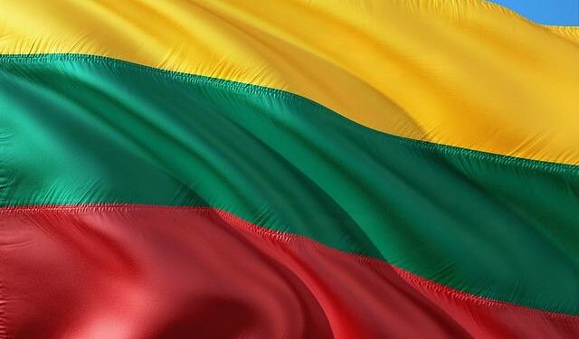 Lithuania Calls on Polish Energy Giant to Tap into Oil Reserves as Prices Surge