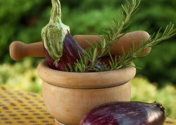 Unleash Your Inner Chef with the Exquisite Emile Henry Truffle Mortar and Pestle!