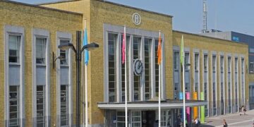 Belgian Radio Hosts Ignite Controversy by Dismantling Jesus Statue While Sparing Islamic Symbols