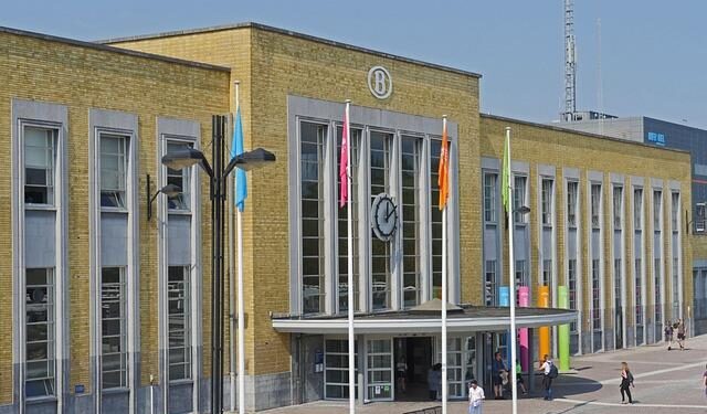 Belgian Radio Hosts Ignite Controversy by Dismantling Jesus Statue While Sparing Islamic Symbols