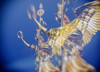 Ancient Golden Helmet Reclaimed: A Daring Recovery of Stolen Treasure!