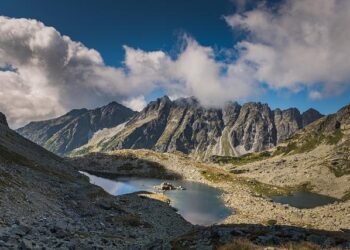 Slovakia Suspends Emergency Power Aid to Ukraine Over Oil Tensions, PM Issues Warning