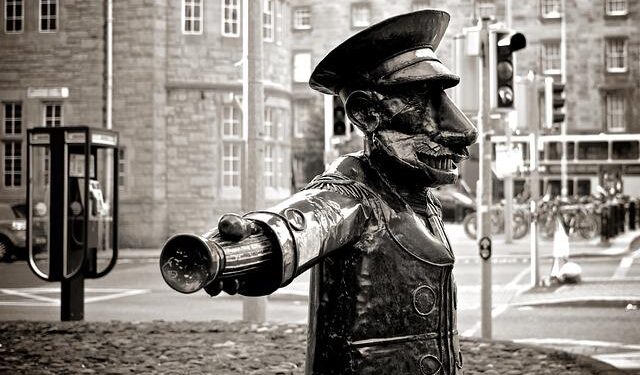 Unforgettable Night Awaits: Usher and Chris Brown Join Forces for a Spectacular Concert at Bank of America Stadium!