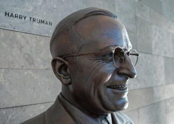 Honoring Liamine Zeroual: The Enduring Legacy of Algeria’s Civil War Leader at 84