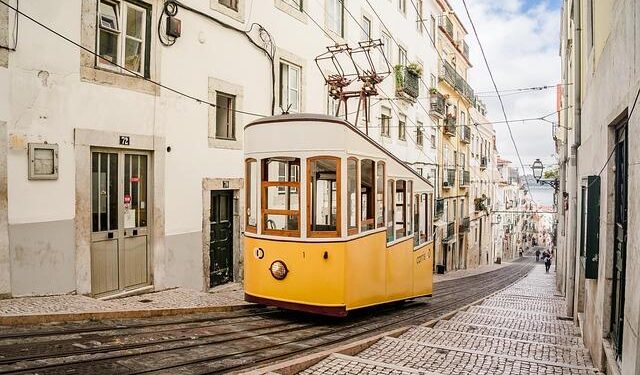 Portugal’s Revolution Anniversary: Reflecting on Political Challenges for the Future