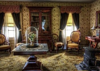 Discovering Timeless Elegance: The Perfect Blend of Order, Character, and Time in Classical Chinese Furniture