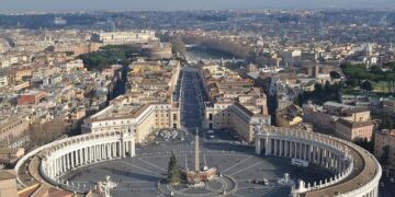 Uncover 5 Breathtaking Countries Where Planes Can’t Touch Down!