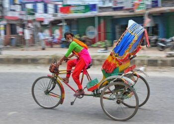 Empowered on Wheels: The Inspiring Journey of Female Rickshaw Drivers in Sierra Leone