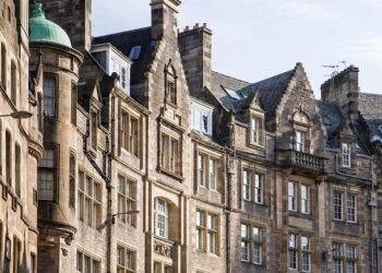 Scotland’s Scandal: Murrell Confronts Prisoner Taunts and Police Spy Controversy!