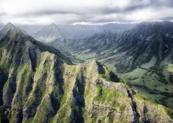 StretchLab Hawaii Joins Forces with Helping Hands Hawaiʻi to Empower Local Keiki
