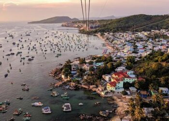 Rising Above the Chaos: Exploring Antananarivo’s Cable Car Dilemma and Madagascar’s Transport Woes