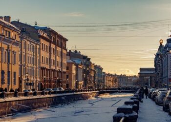 Tragic Missile and Drone Attack on Kyiv Leaves 11 Dead