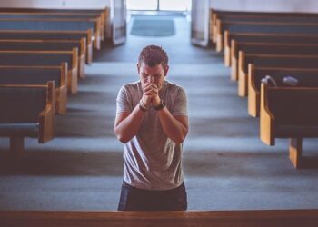 Faith and Hope: A Church’s Inspiring Fight Against Drug Abuse and HIV Through the Power of Prayer