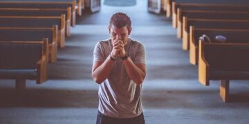 Faith and Hope: A Church’s Inspiring Fight Against Drug Abuse and HIV Through the Power of Prayer