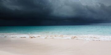 Hurricane Lala Strikes Hawaii: Devastating Floods and Ferocious Winds Create Havoc