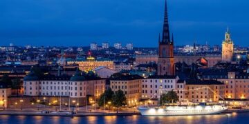 Unleashing Creativity: Exploring the Thriving Swedish Upcycled Textile Pouch Market and Its Bright Future