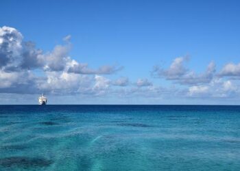 Embark on a Magical Journey Through the Wonders of French Polynesia with Windstar Cruises!
