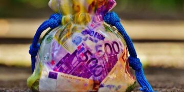 Discover the Allure: Why High-Net-Worth Investors Are Flocking to ‘Shiny Star’ Investments