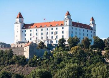 Slovakia and EU Team Up to Supercharge $47 Million Boost for Innovative Biotechnologies!