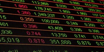 Record-Breaking Rally: S&P 500 Reaches New Heights Despite France’s Protests